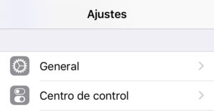 Opción “General” de la app de Ajustes de un iPhone.