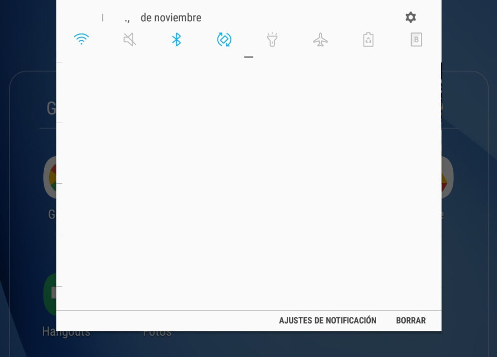 Tableta con Android mostrando el menú de atajos que se encuentra en la parte superior de la pantalla. En este caso, no se observa el AOD porque esta tableta no es compatible con esta funcionalidad.
