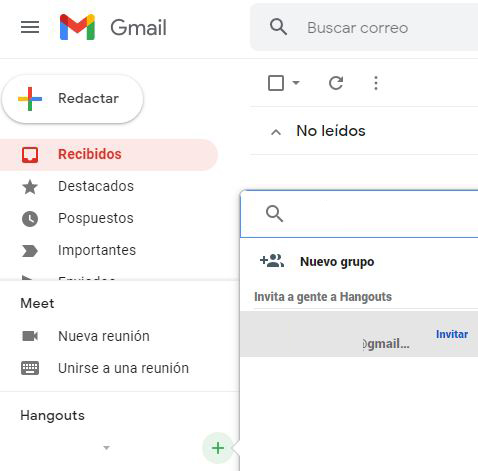 Versión web de la cuenta de Gmail de un usuario mostrando el icono del “+” al lado del apartado “Hangouts”, y la ventana con el email de la persona a llamar con el enlace “Invitar”.