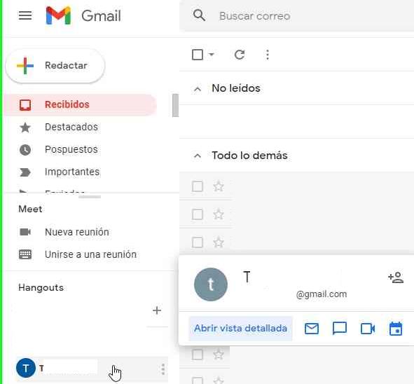 Cuenta de Gmail de un usuario mostrando que la flecha del ratón está por encima del email de la persona a llamar. Se observa que aparece una ventanita con una serie de iconos al lado de “Hangouts”, en donde uno de los iconos tiene forma de cámara.