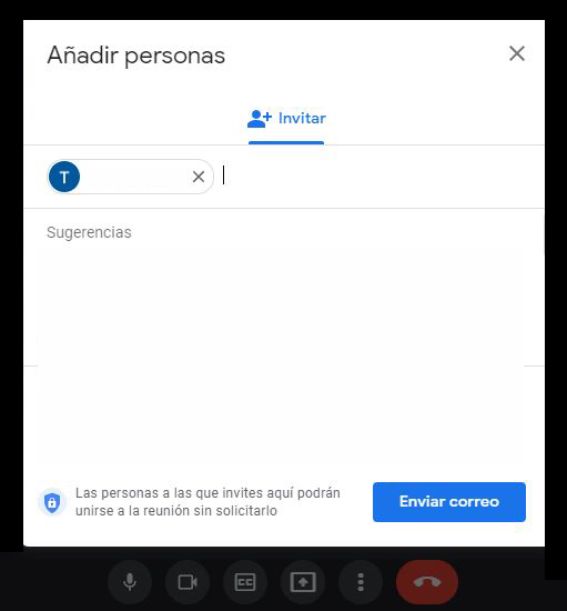 Ventana de Google Meet en donde se ha iniciado una videollamada mostrando un modal con el nombre de la persona a llamar y el botón “Enviar correo”.