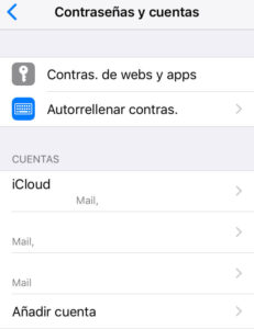 Menú de la opción “Contraseñas y cuentas”, el cual muestra la lista de los servicios de correos que un usuario tiene conectados a la app de Mail.