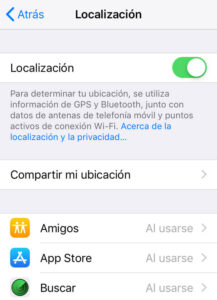 Opción “Localización”, y apps de un iPhone en el menú del apartado “Localización”. Se observa que las apps muestran el texto “Al usarse”.