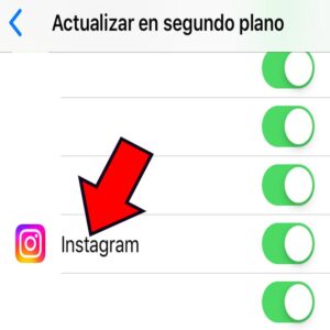Botón “Instagram” del menú de “Actualizar en segundo plano”.