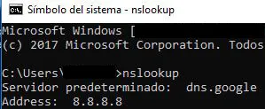 Símbolo del sistema de un PC en donde se ha ejecutado el comando “nslookup”. Se observa que el servidor DNS de nuestro PC es 8.8.8.8.