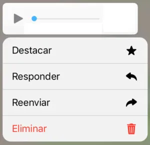 Nota de voz de un chat de WhatsApp mostrando el menú que aparece al dejar presionado dicho audio, en el cual se observa la opción “Reenviar”.