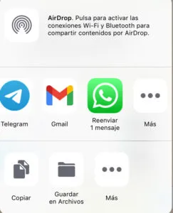 Botón “Más” con el icono de los tres puntos del modal que aparece al intentar compartir una nota de voz de WhatsApp. 