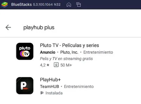 Google Play Store en el emulador de Bluestacks mostrando la app de PlayHub Plus. Se observa que el nombre del desarrollador de la app es “TeamHUB”. 