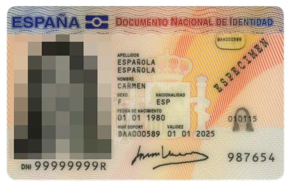 DNI genérico en donde la cara de la titular del documento está pixelada.