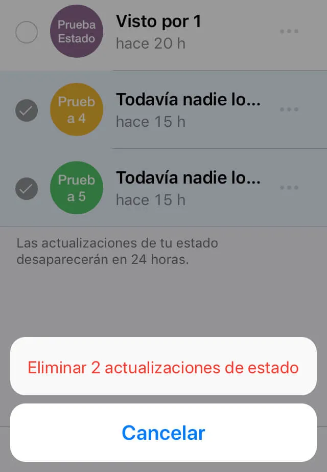 Modal con la opción “Eliminar 2 actualizaciones de estado” del menú de estados de WhatsApp, el cual aparece al querer eliminar múltiples estados de WhatsApp.