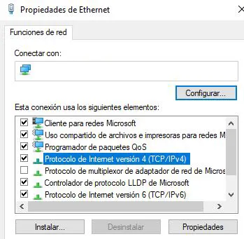 Ventana de las propiedades de un adaptador de red, en donde se observa la opción “Protocolo de internet versión 4” y el botón “Propiedades”.
