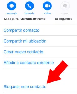 Menú que aparece al tocar el icono de la “i”, el cual muestra la opción “Bloquear este contacto”.