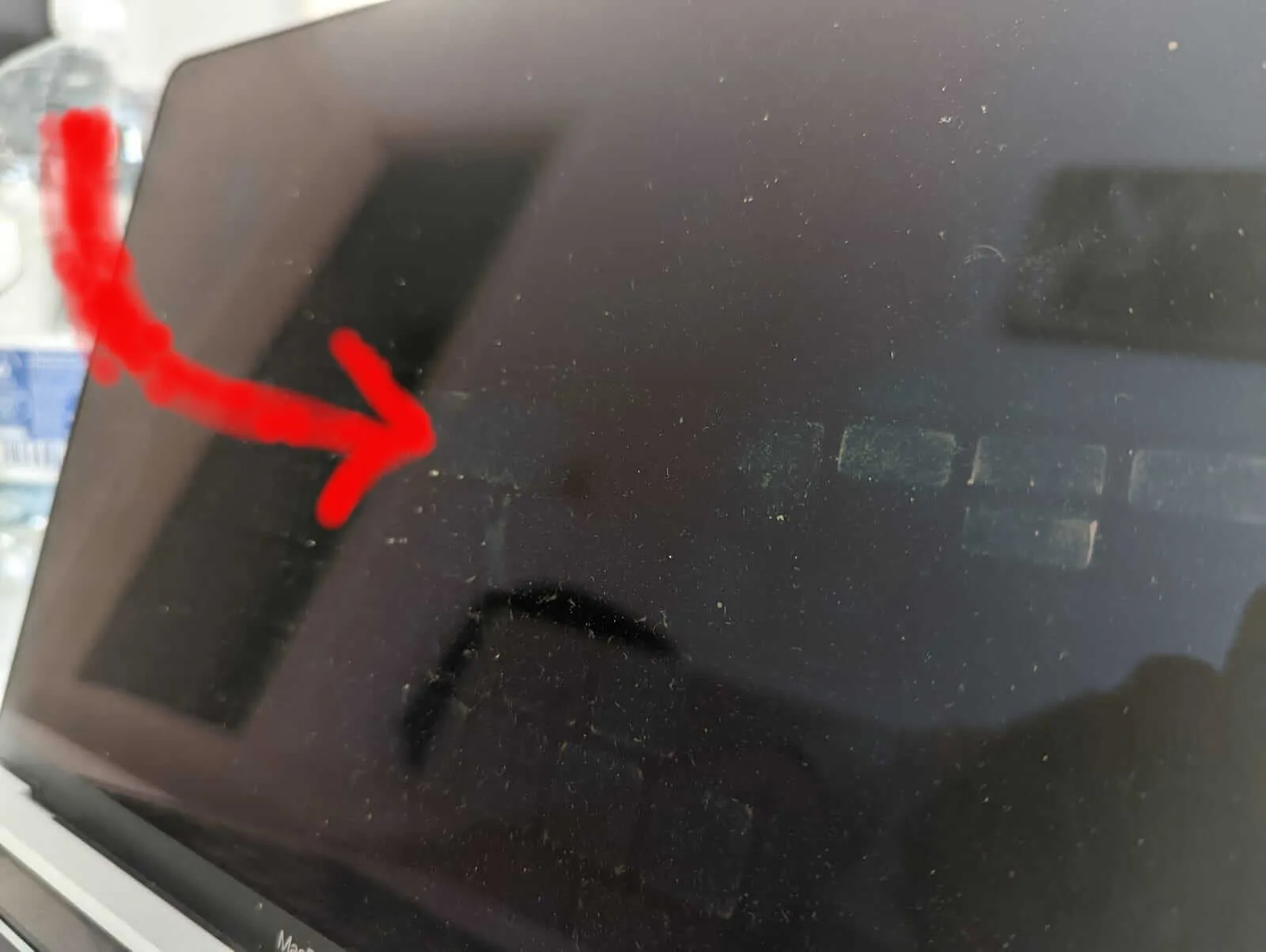 Como limpiar una pantalla sucia de portatil